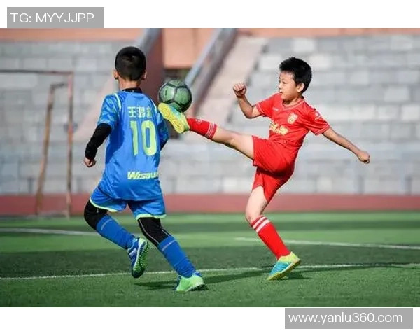 摆地摊足球热潮来袭小摊小贩如何借助足球文化实现创业梦想